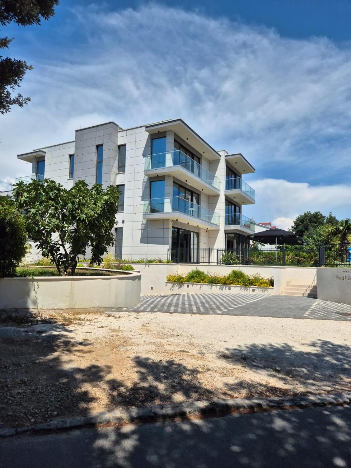 Hotel Oscar Kaštela Buitenkant foto