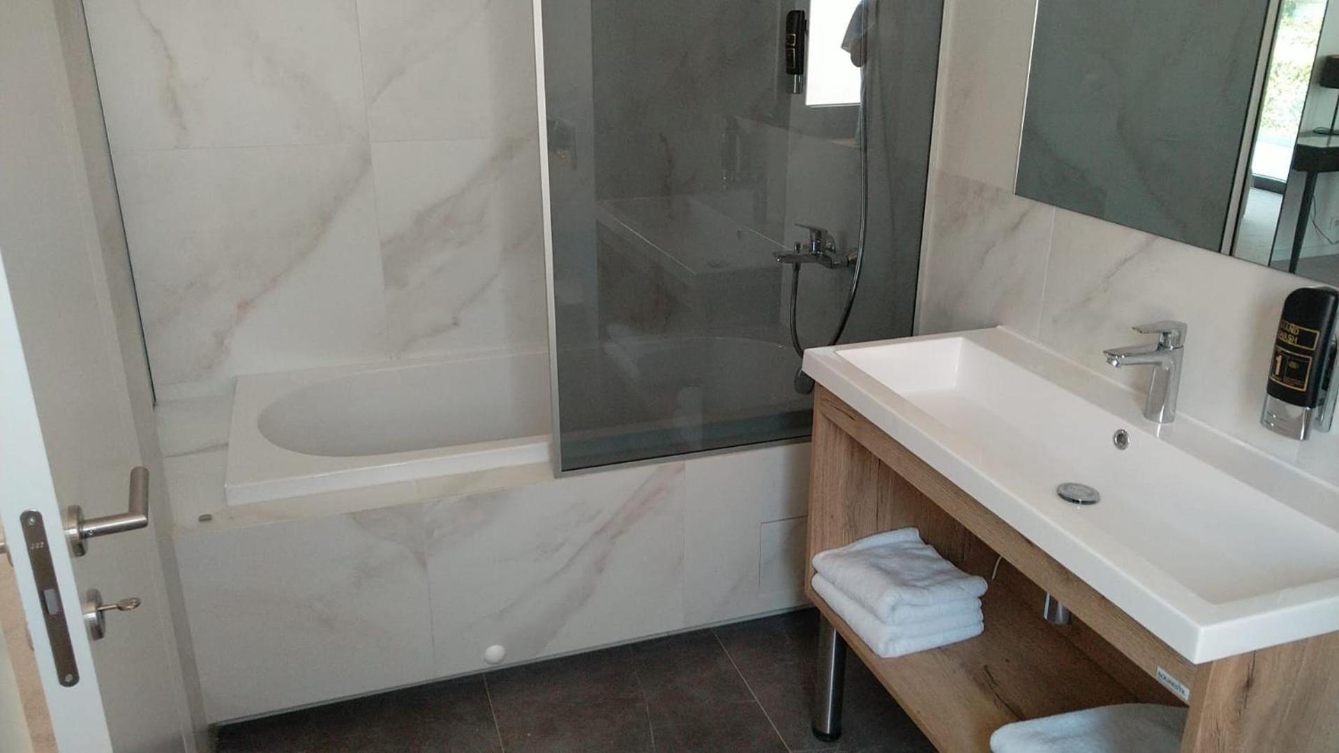 Hotel Oscar Kaštela Buitenkant foto