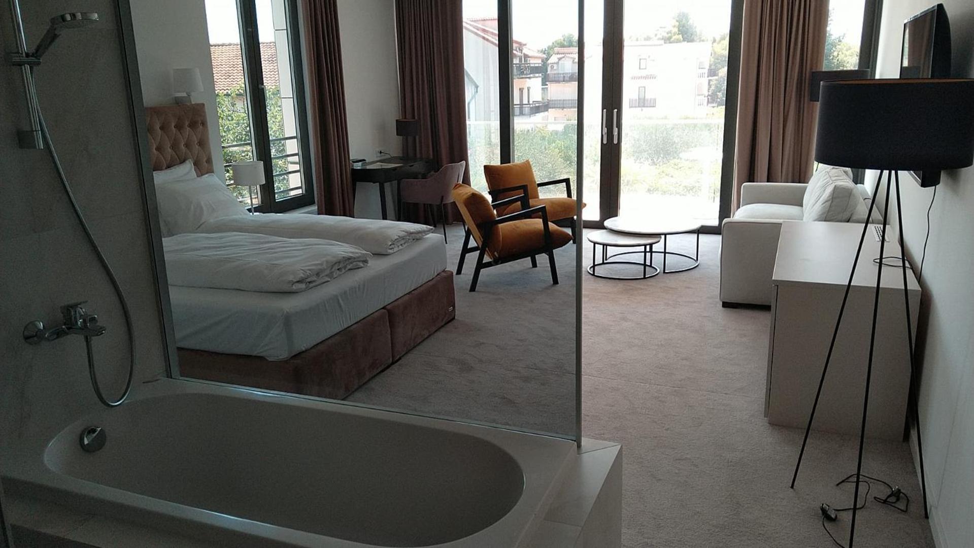 Hotel Oscar Kaštela Buitenkant foto